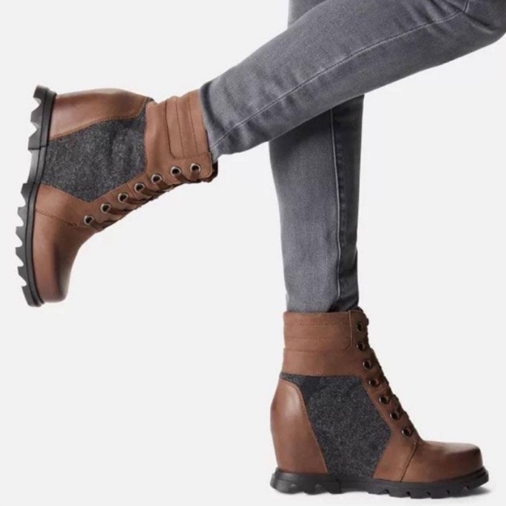 SOREL Lexie Wedge-Heel Leather Boots Brown
Size 5